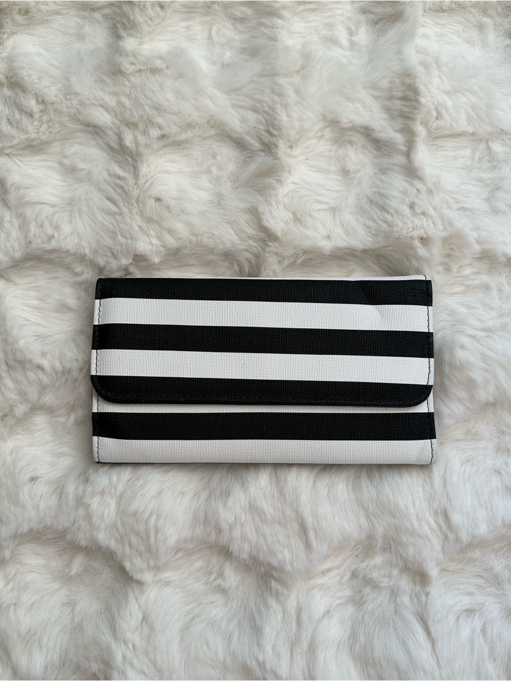 Emo/Gothic Striped Women's Clutch Essential Stylish Wallet